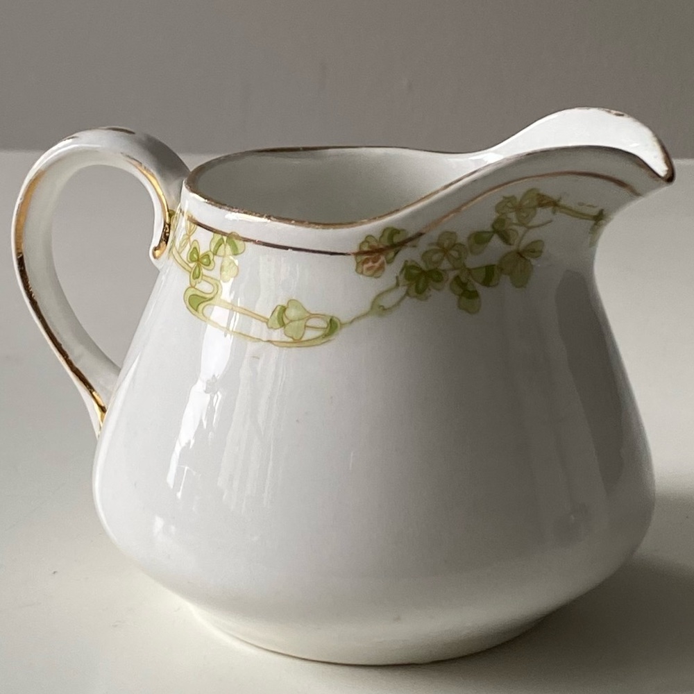 Vintage Homer Laughlin Clover Creamer